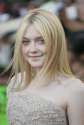 dakota_fanning_premiere_of_the_twilight_saga_eclipse_in_l_a_june_24_2010_zkIlZ9w.sized.jpg