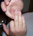 pull-finger-fun-optical-illusion-800x800.jpg