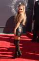 ariana-grande-red-carpet-2.jpg