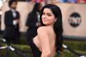 la-et-mg-ariel-winter-breast-reduction-scars-sag-awards-20160202.jpg