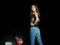 victoria_justice_butt_shot_at_the_allentown_fair_performance_HOIVNYR.sized.jpg