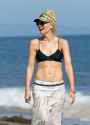 GWEN-STEFANI-STOMACH-1-e1314661969819.jpg