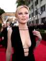 kirsten-dunst-2016-golden-globes-red-carpet-photos-01102016-6.jpg