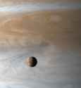 Io_in_front_of_Jupiter.gif