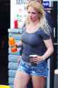 britneyspears2527hardpokienipplesarebackandtheyseemreallycoldwww-gutteruncensored-com07.jpg