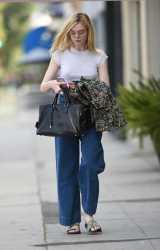 elle-fanning-out-and-about-in-los-angeles-10-12-2016_15.jpg