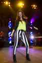 Victoria_Justice_-_LIVE___Pacific_Amphitheatre_-_Costa_Mesa__California_-_020812_007.jpg