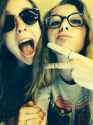 photo_booth_poses-selfie-apple_store.jpg