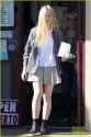 elle-fanning-showing-some-leg-20[1].jpg