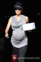 halle-berry-pregnant-halle-berry-shows-off_3893105.jpg