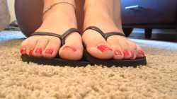 black flipflops 1.MOV_snapshot_04.39_[2016.10.30_14.33.07].jpg