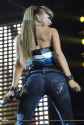 74494738_fergie042_001.jpg