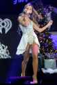 154049617_Ariana_Grande_221_123_61lo.jpg