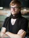 hipster-305x400.png