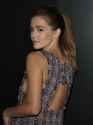 Zoey-Deutch-Sideboob-28.jpg