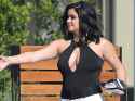 ariel_winter_cleavy_peeks_09-0c11df3b.jpg