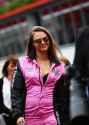 cara-delevingne-at-the-mclaren-honda-garage-in-the-pitlane-before-the-monaco-formula-one-grand-prix-at-circuit-de-monaco-may-2015_13.jpg