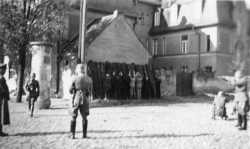 Bundesarchiv_Bild_146-1968-034-19A,_Exekution_von_polnischen_Geiseln.jpg