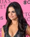 Selena-Gomez--Hot-at-2015-Victoria’s-Secret-Fashion-Show-06.jpg