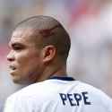 Pepe120918LooksAway-R300.jpg