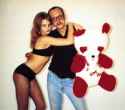 Natalia Vodianova cheering up a depressed Tbear.jpg