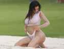 Kim-Kardashian-bikini-picture-shocks-and-thrills-1.jpg