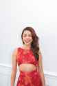 52274331_sarah-hyland-coveteur-2017-9.jpg
