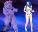 Colorful+Katy+Perry+performs+London+Hammersmith+WsbKMPIOFevx.jpg