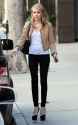 emma-roberts-at-the-nike-store-in-beverly-hills-05.jpg