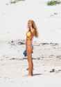Blake-Lively-Bikini-32.jpg