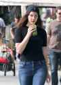 Lana-Del-Rey -Shopping-in-Hollywood--10.jpg
