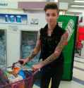 sixx-shopping-grocery-store-B9N8T2X9.jpg