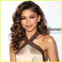 zendaya-new-dog-noon-for-christmas-pic.jpg