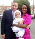 2414853_blacknwhitefamily_jpeg0accedc38e89926d54379cc717047762.jpg