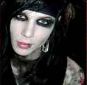 andy-biersack-eye-makeup-575.jpg