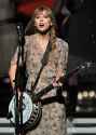 i3752_grammy-awards-2012-taylor-swift-performs-onstage-at-the-54th-an_0002.jpg