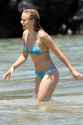 0619_kristen_bell_bikini_12.jpg