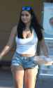 Ariel-Winter-in-Jeans-Shorts-shopping-in-LA--16.jpg